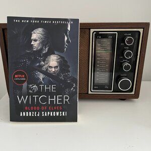 Blood of Elves - Andrzej Sapkowski - Paperback